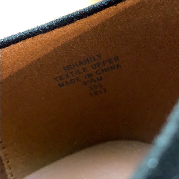 Black Stiched Flats - 9.5 - Picture 2 of 4